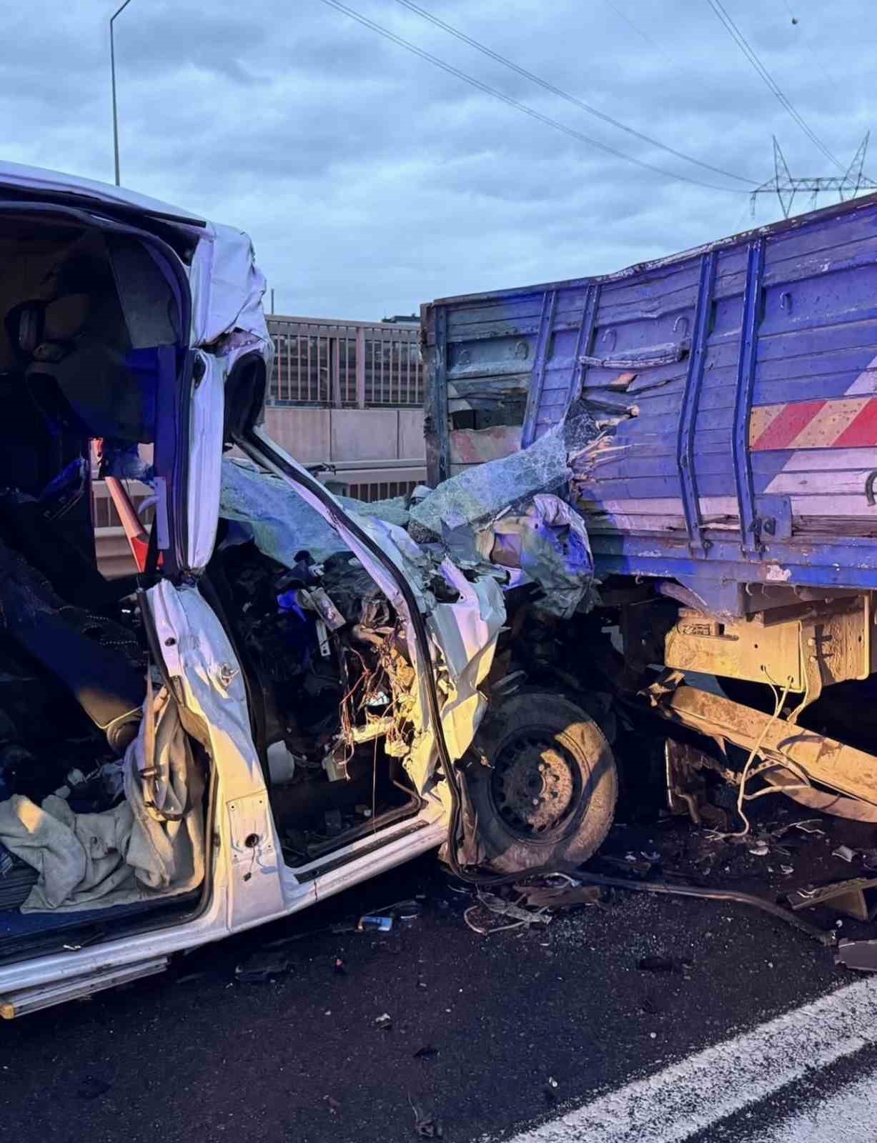 Kocaeli&rsquo;deki kazada ağır yaralanan iş&ccedil;i hayatını kaybetti
