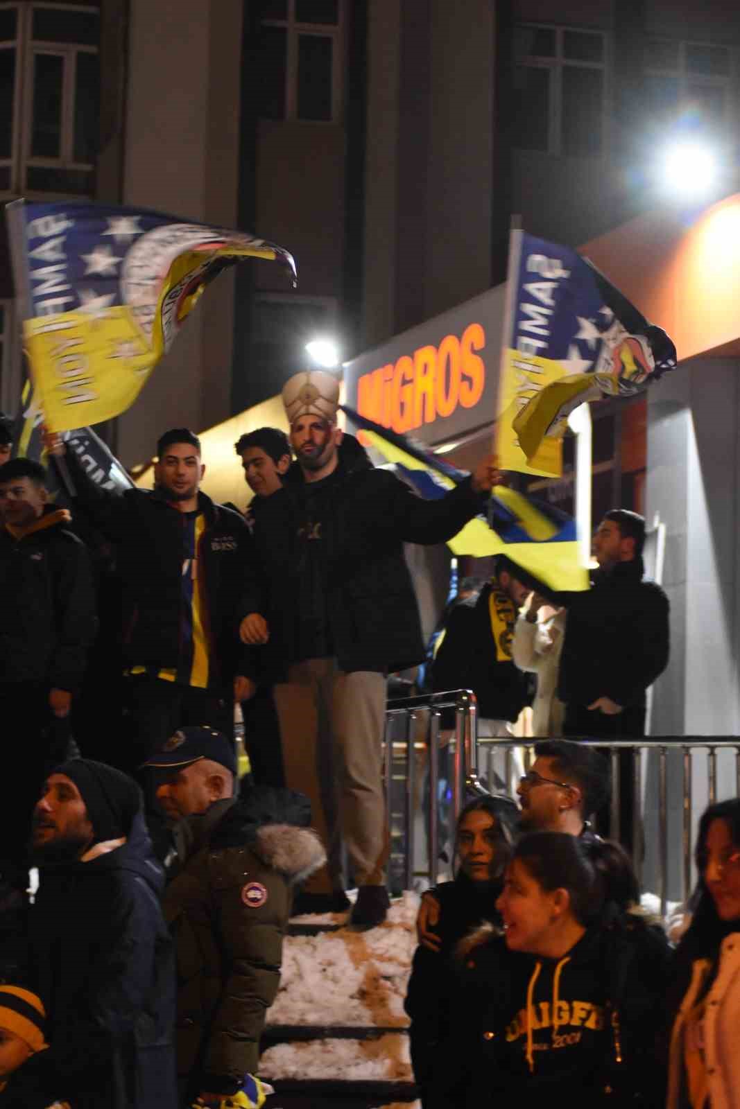 Kayseri&rsquo;de Fenerbah&ccedil;eli taraftarlardan S&uuml;per Kupa sevinci
