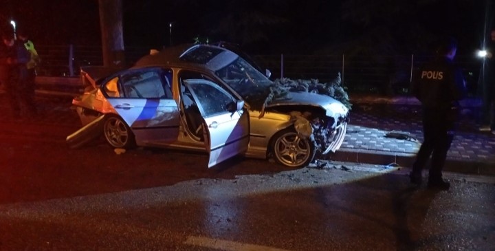Bursa&rsquo;da sabah saatlerinde korkunç kaza: 2 ağır yaralı