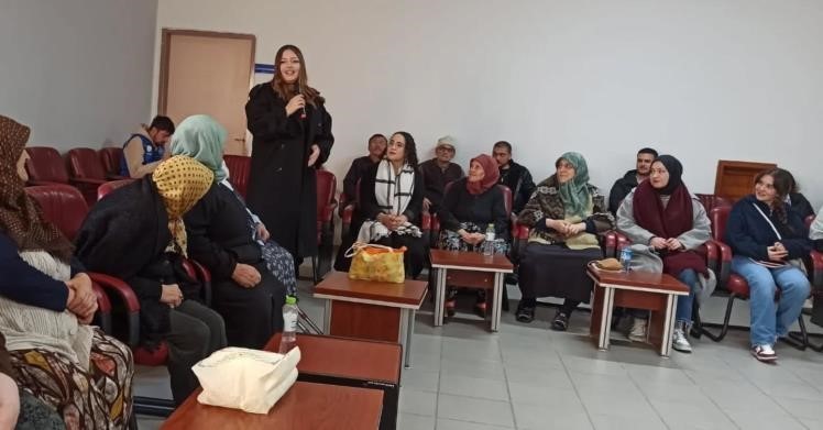 Bilecik’te gençler huzurevi sakinleriyle buluştu