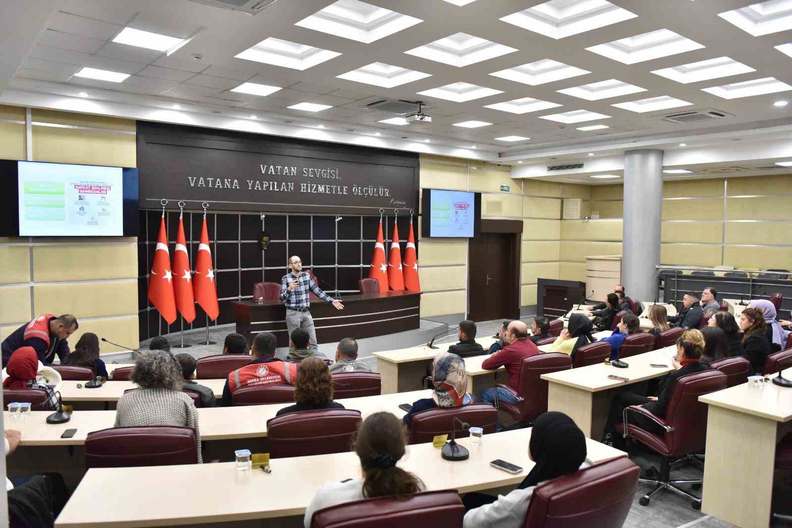 Kepez Belediyesi’nden yaşlı dostu kente güçlü adım