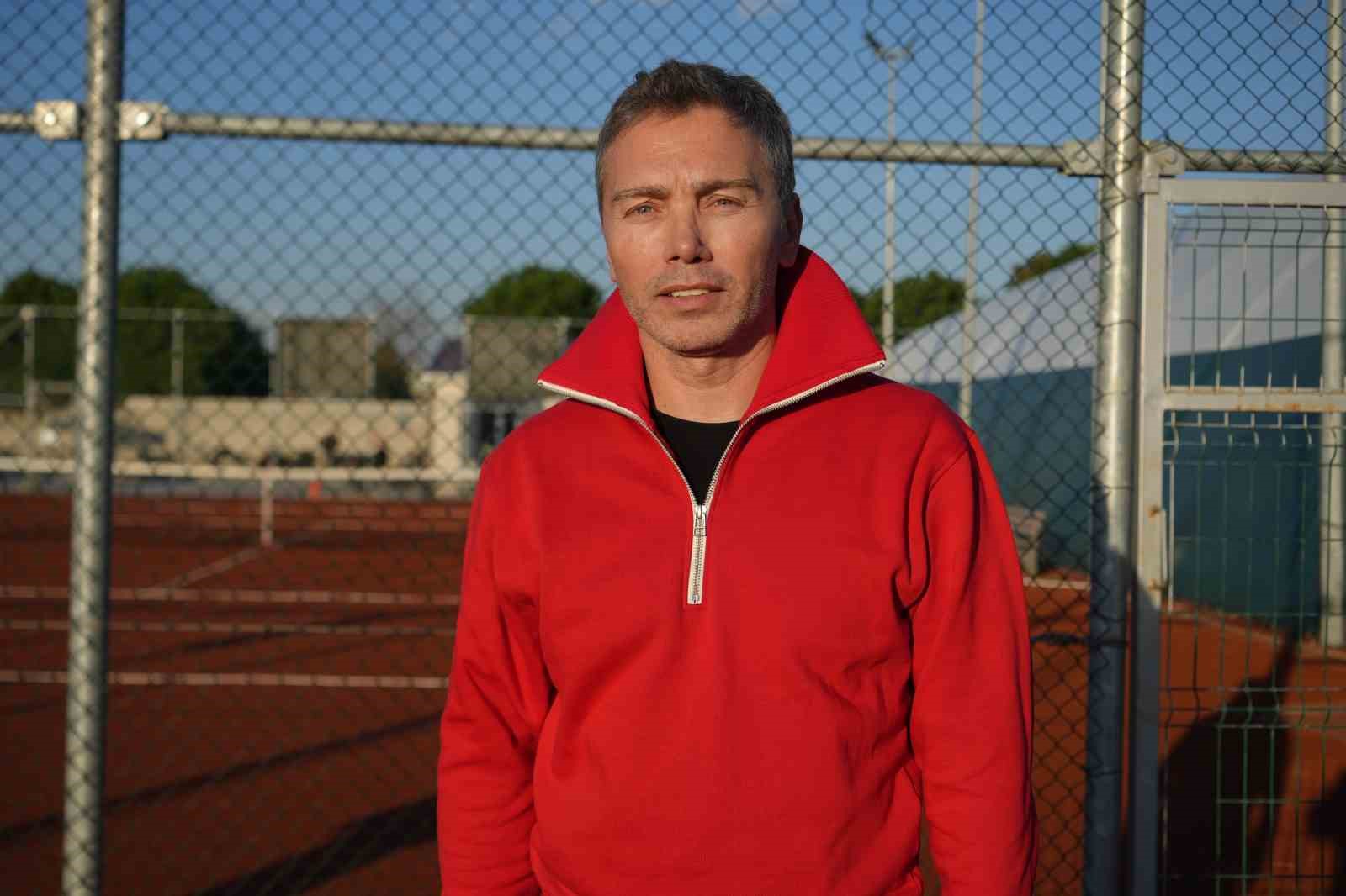 10 yaşında milli takıma se&ccedil;ildi, 16 turnuvada set vermeden şampiyon oldu
