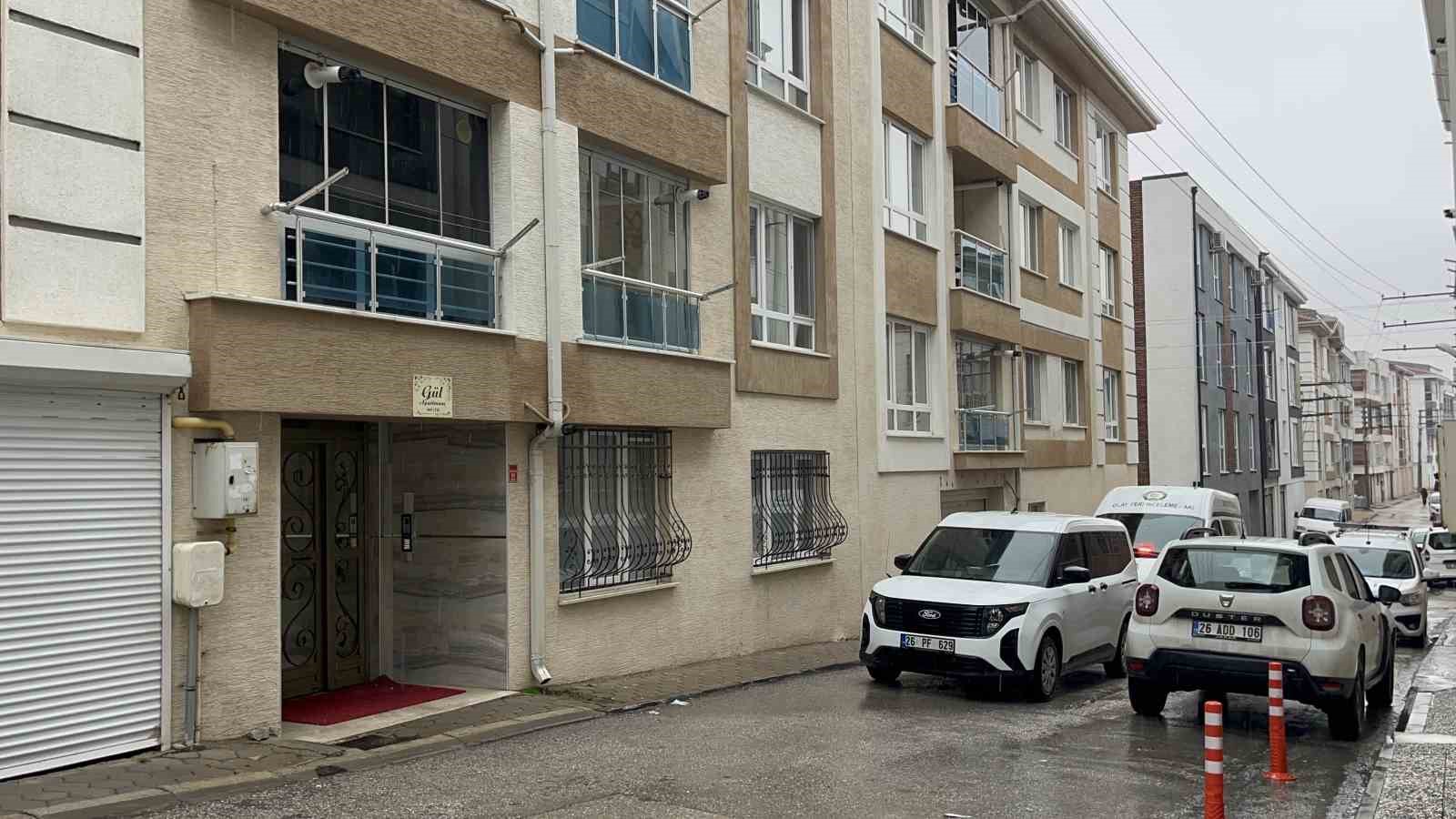 Eskişehir&rsquo;de 27 yaşındaki gencin ş&uuml;pheli &ouml;l&uuml;m&uuml; araştırılıyor
