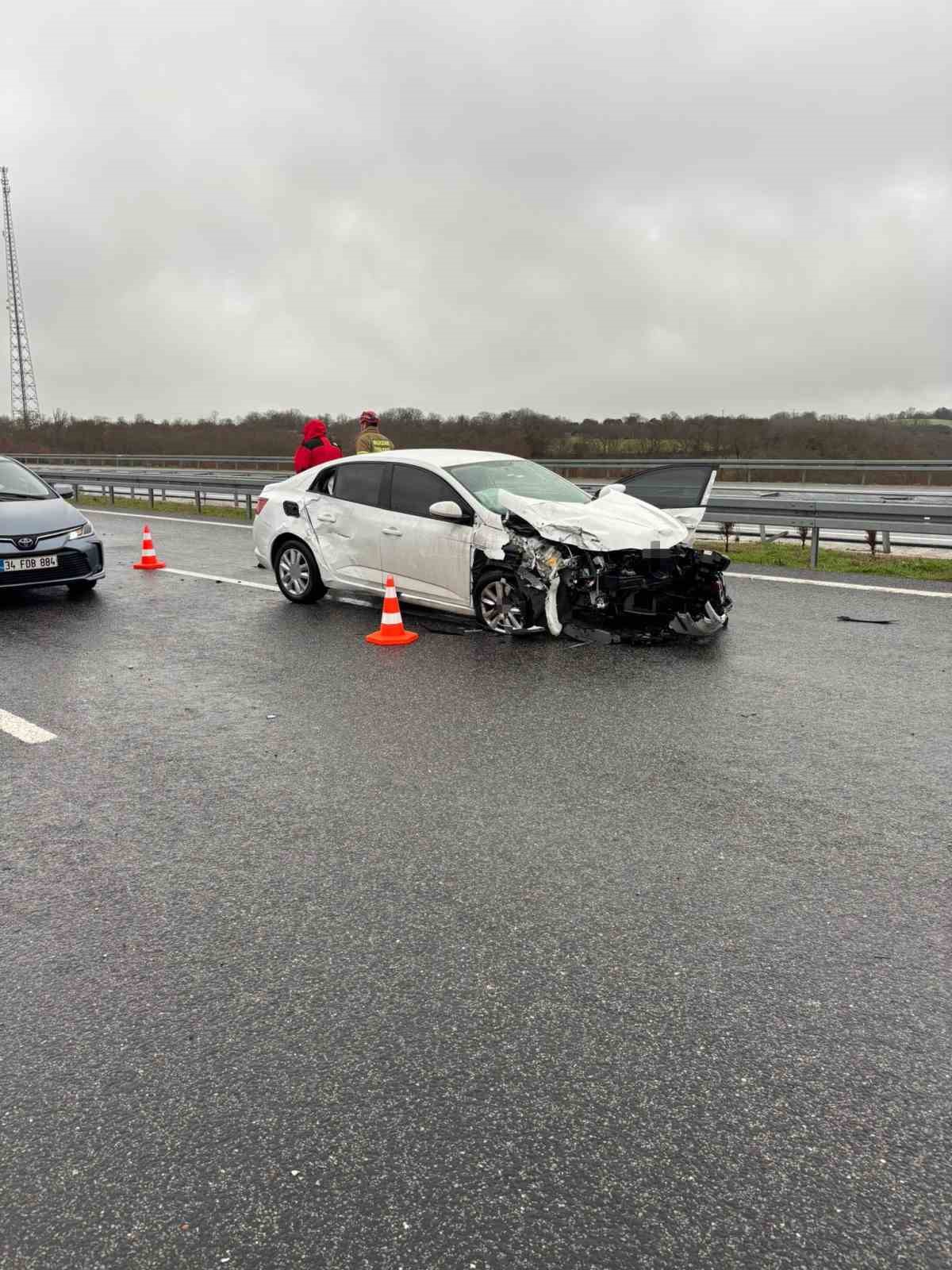 İzmir-İstanbul Otoyolu&rsquo;nda zincirleme kaza: 1 &ouml;l&uuml;, 10 yaralı
