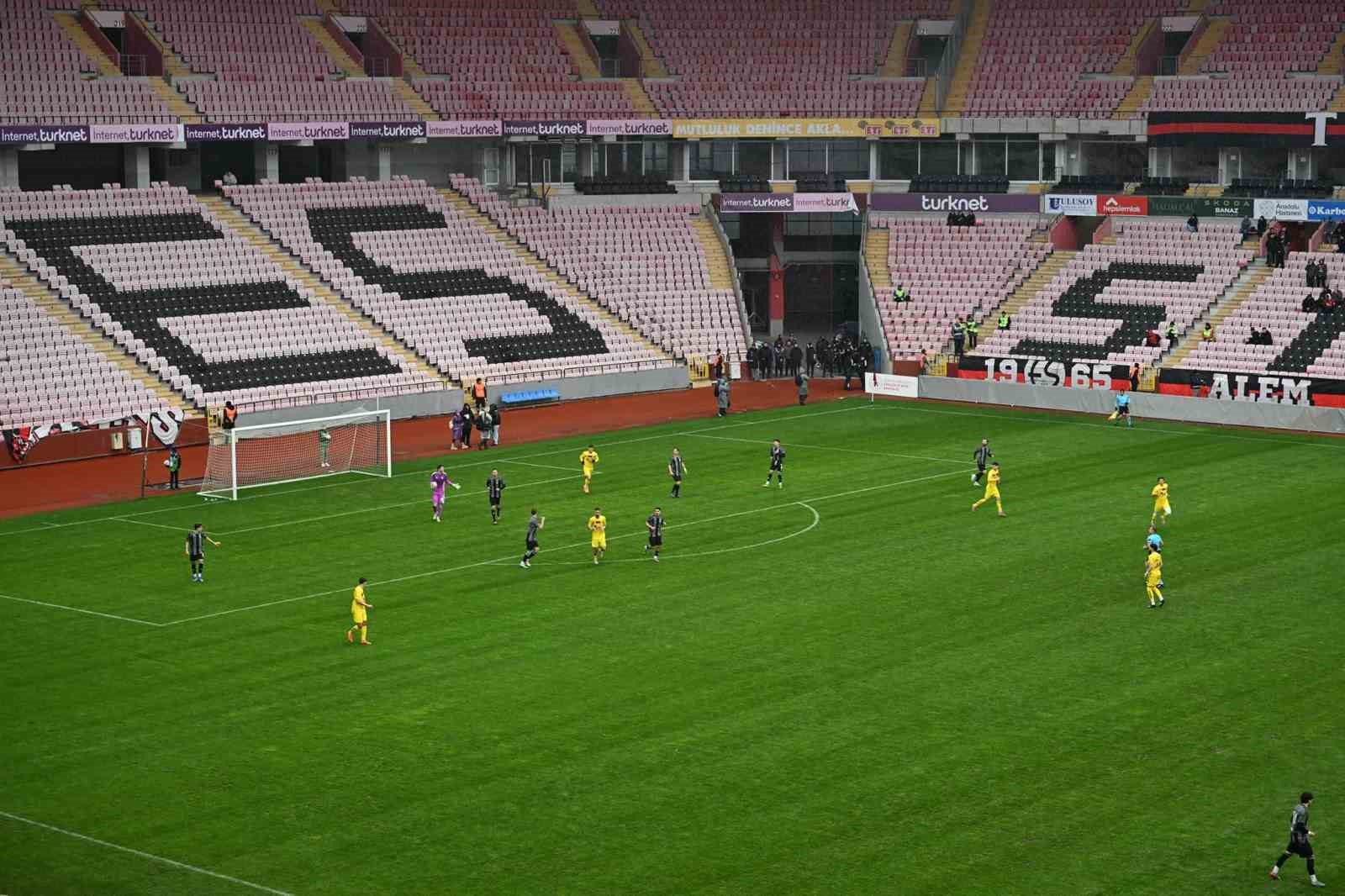 Eskişehirspor&rsquo;dan Vali H&uuml;seyin Aksoy&rsquo;a veda
