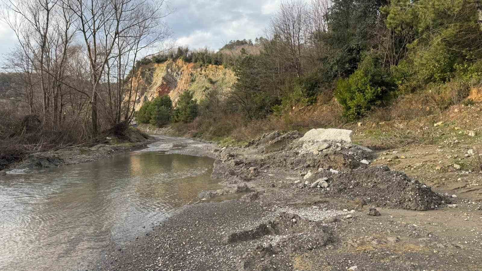 Kıyıcak Mahallesi Kavaklı Sokak&rsquo;ta &ccedil;amur isyanı; "&Ccedil;ığlığımızı duyun"
