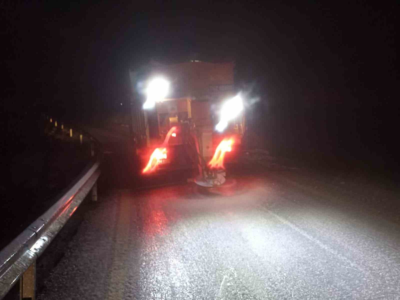 Aydın B&uuml;y&uuml;kşehir Belediyesi ekiplerinden kar mesaisi
