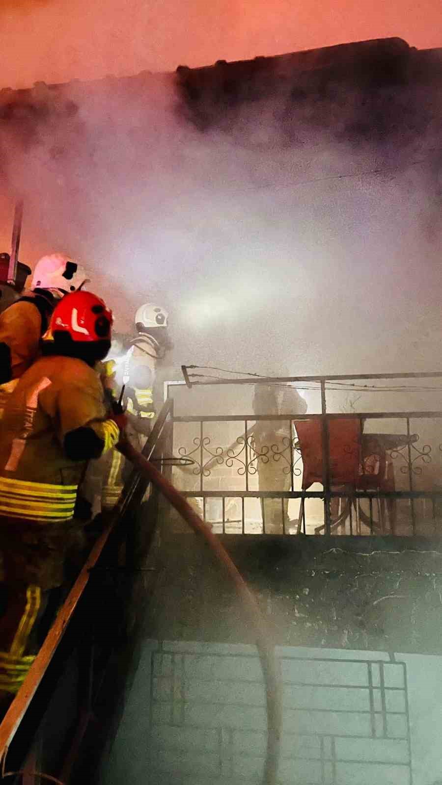 Kahramanmaraş’ta metruk evde yangın