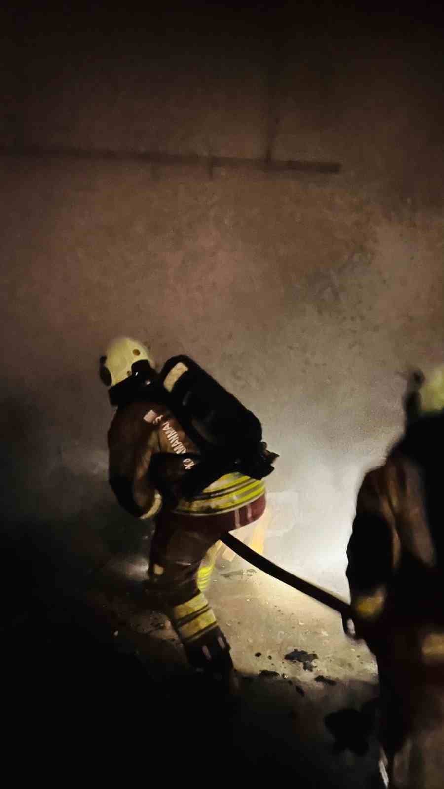 Kahramanmaraş&rsquo;ta metruk evde yangın
