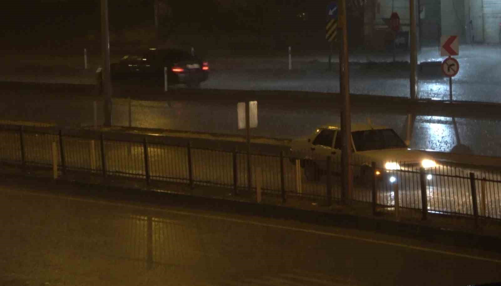 Aksaray&rsquo;da şiddetli yağmur etkili oldu
