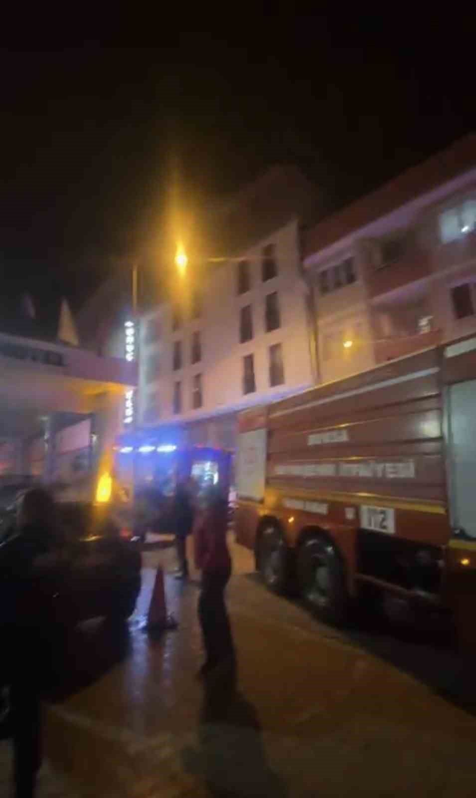 Bursa&rsquo;da otel yangını&hellip; Mahsur kalanlar var
