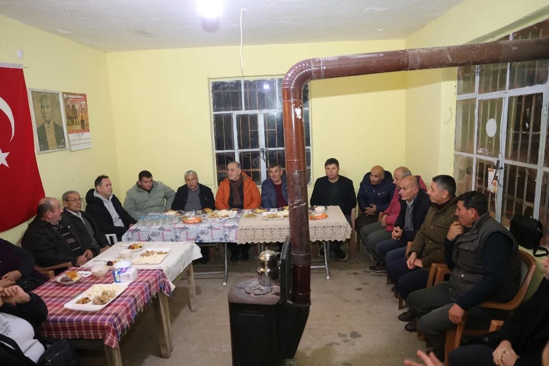 Başkan Kaya, vatandaşların sorunlarını dinledi
