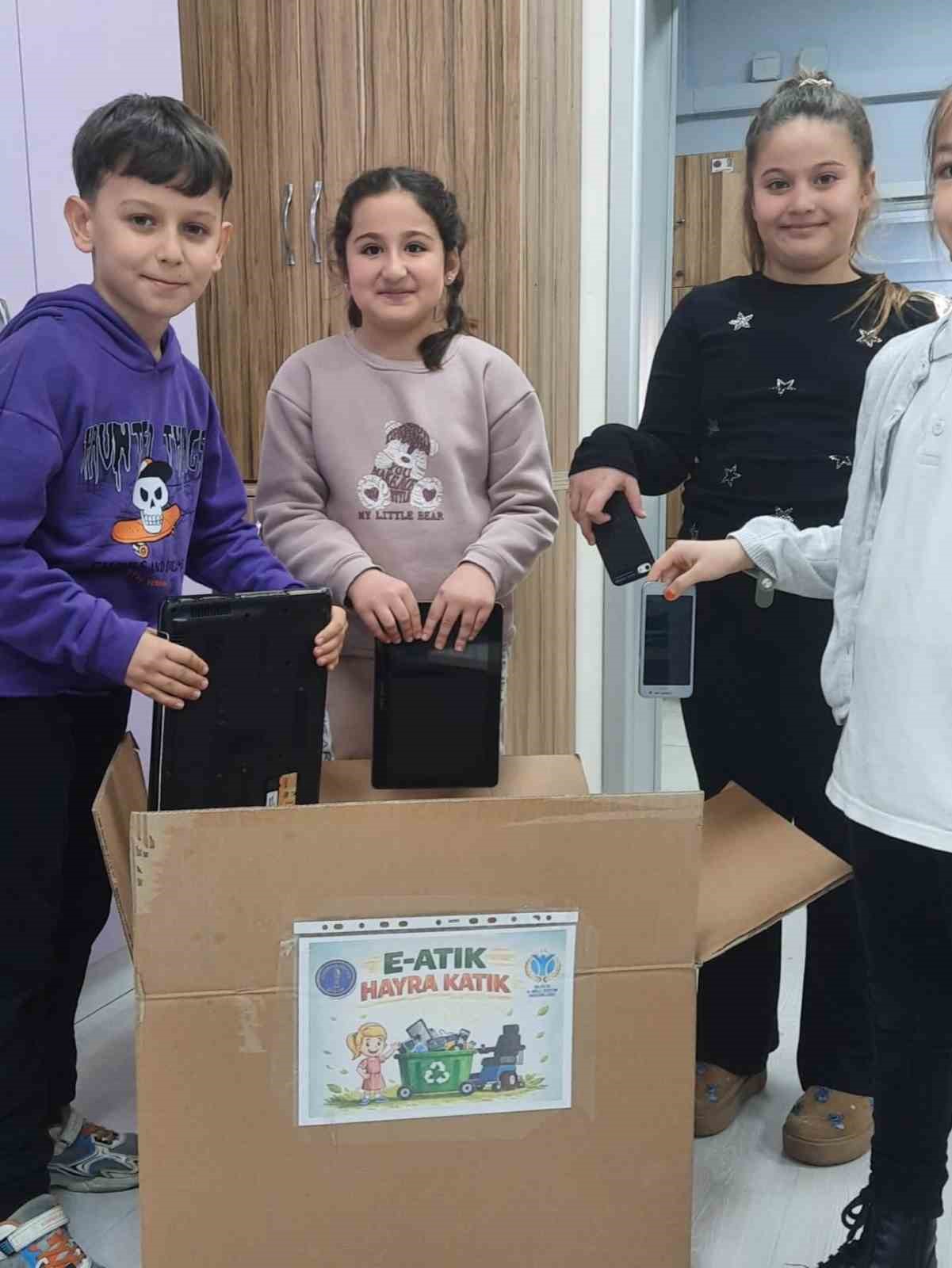 Bilecik&rsquo;te E-atıklar ak&uuml;l&uuml; tekerlekli sandalyeye d&ouml;n&uuml;ş&uuml;yor
