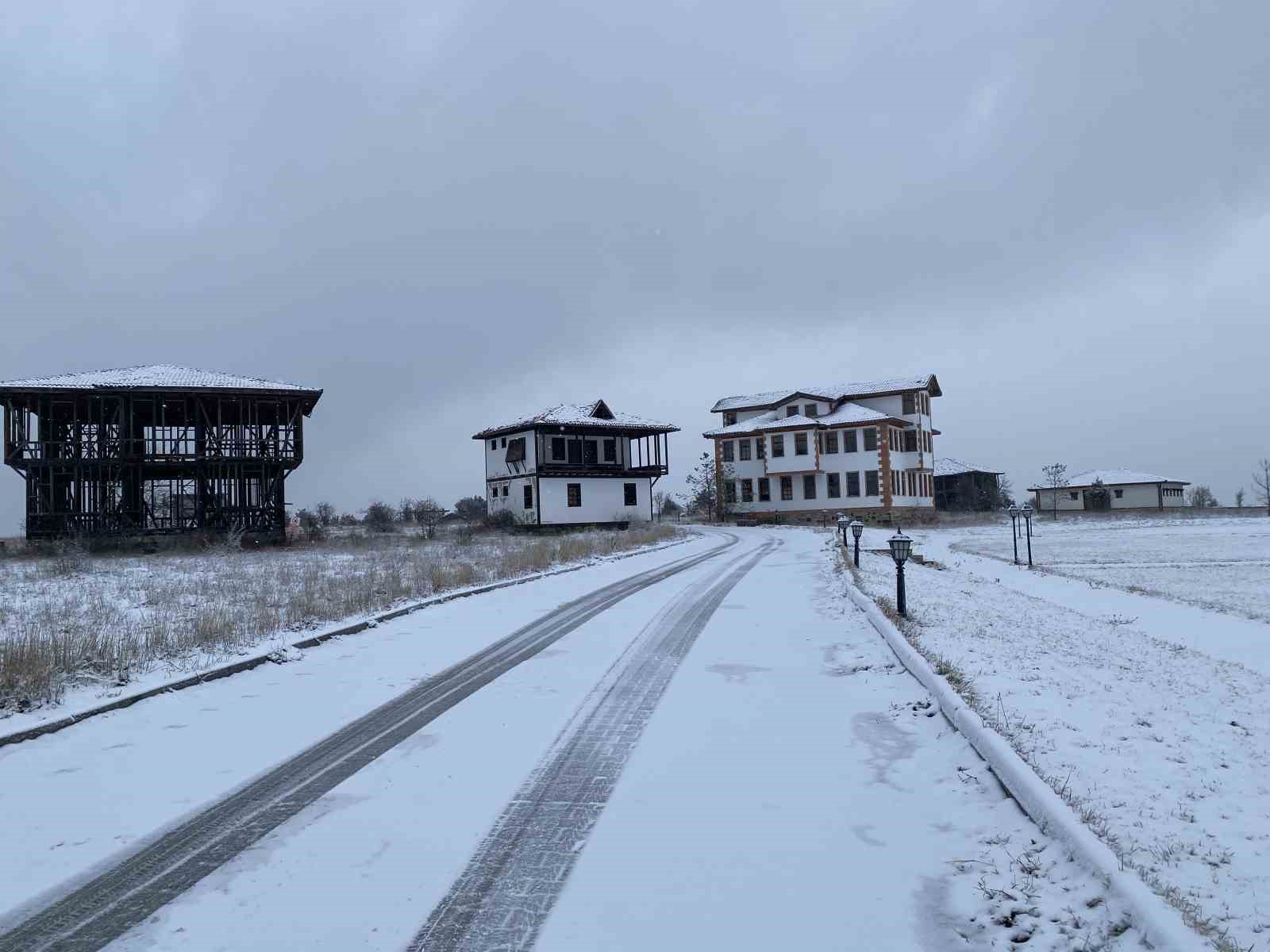 Kastamonu’da yüksek kesimlerde kar yağışı etkili oluyor
