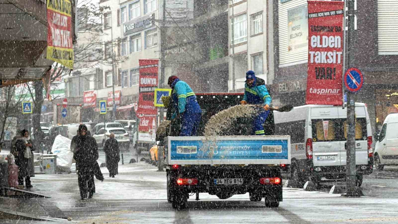 Arnavuk&ouml;y&rsquo;de kar yağışı
