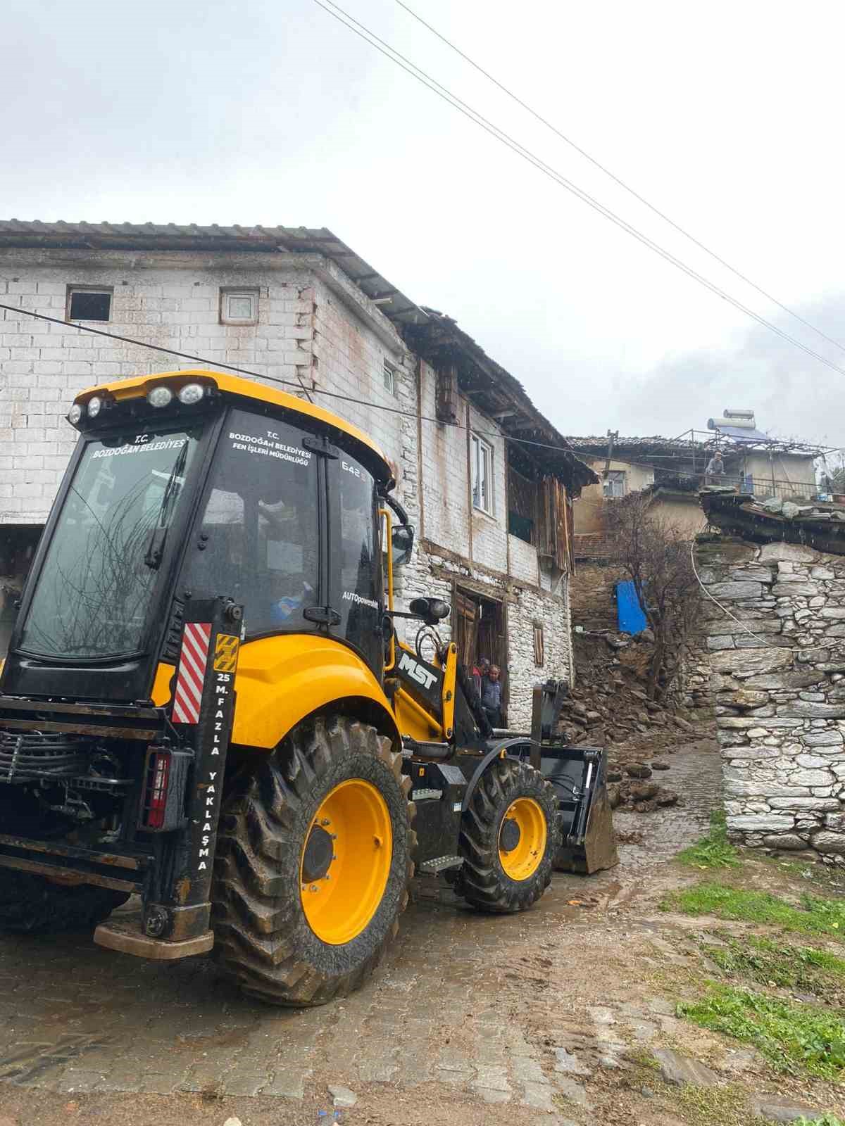 Bozdoğan&rsquo;da yağış sonrası ekipler sahada
