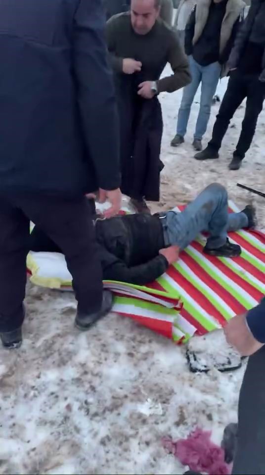 Diyarbakır&rsquo;da araç takla attı: 2 yaralı