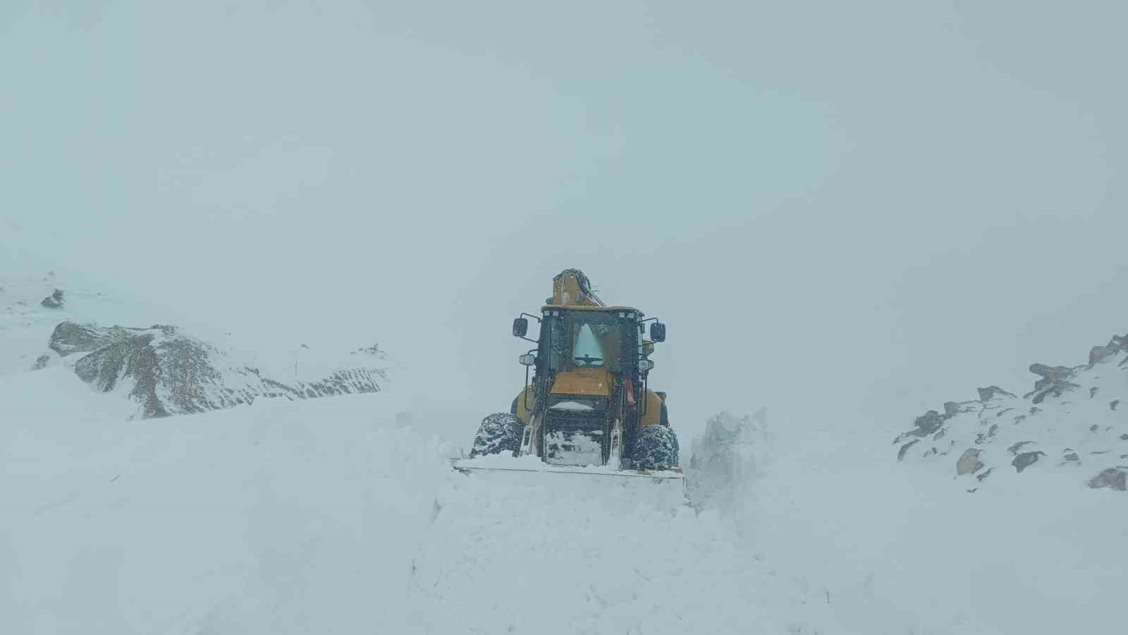 Batman’da 500 köy ve mezra yolu ulaşıma açıldı