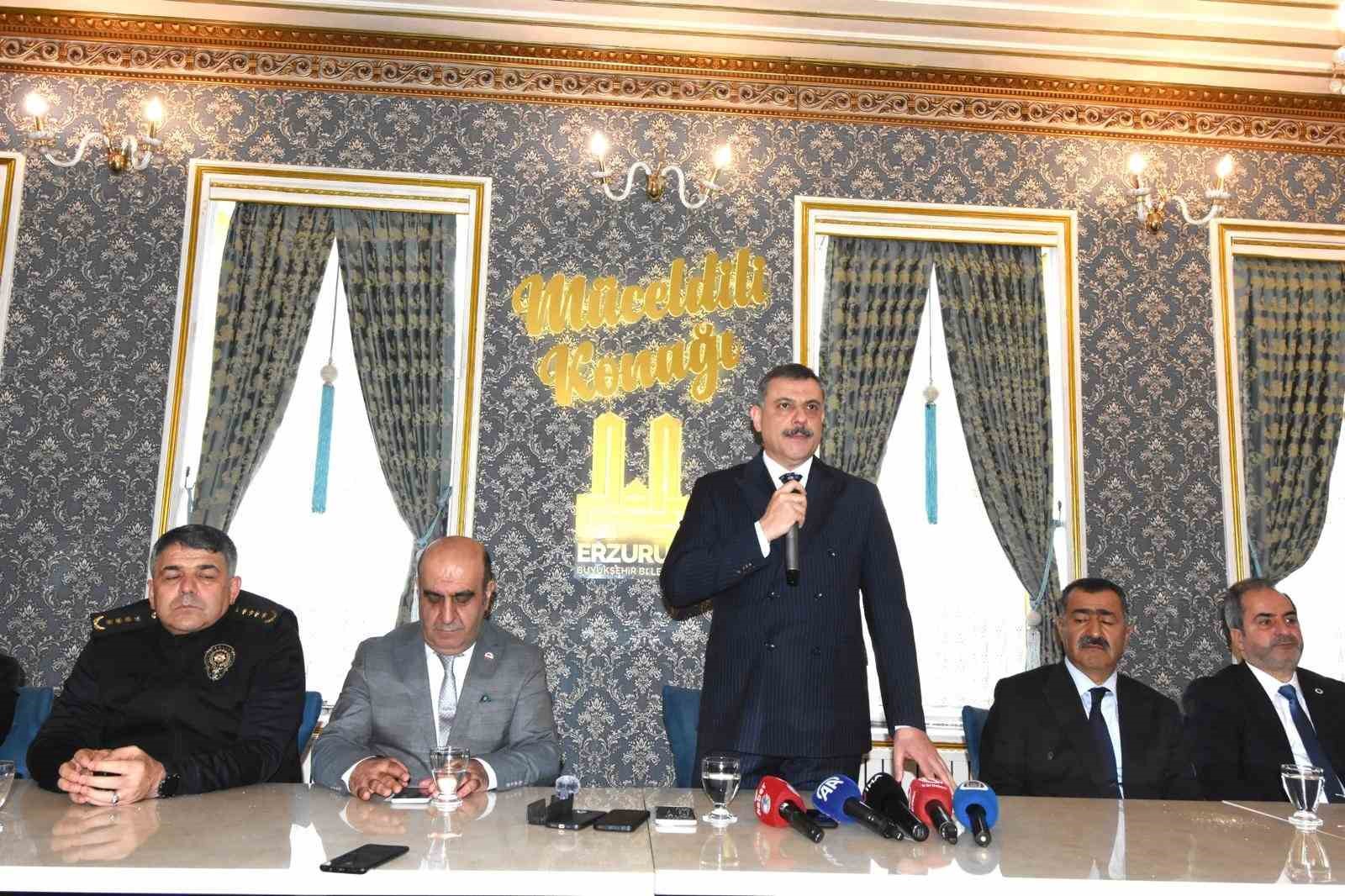 Vali &Ccedil;ift&ccedil;i; "Erzurum basını Anadolu&rsquo;da &ccedil;ok g&uuml;&ccedil;l&uuml; bir yere sahip"
