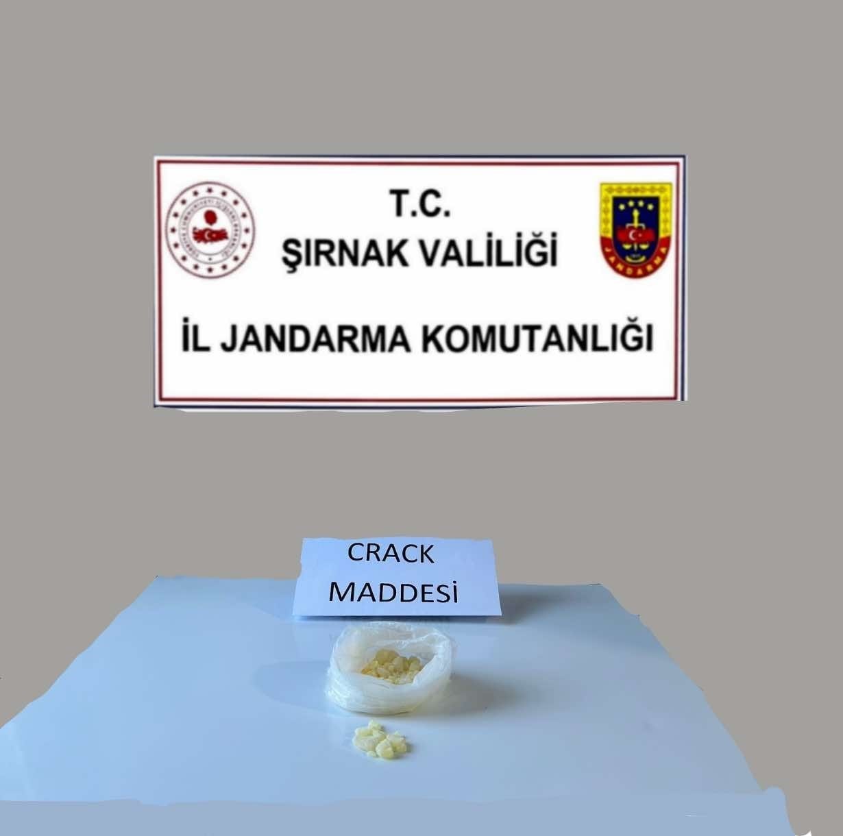 Şırnak&rsquo;ta jandarma ekipleri 21 milyonluk ka&ccedil;ak &uuml;r&uuml;n ele ge&ccedil;irdi
