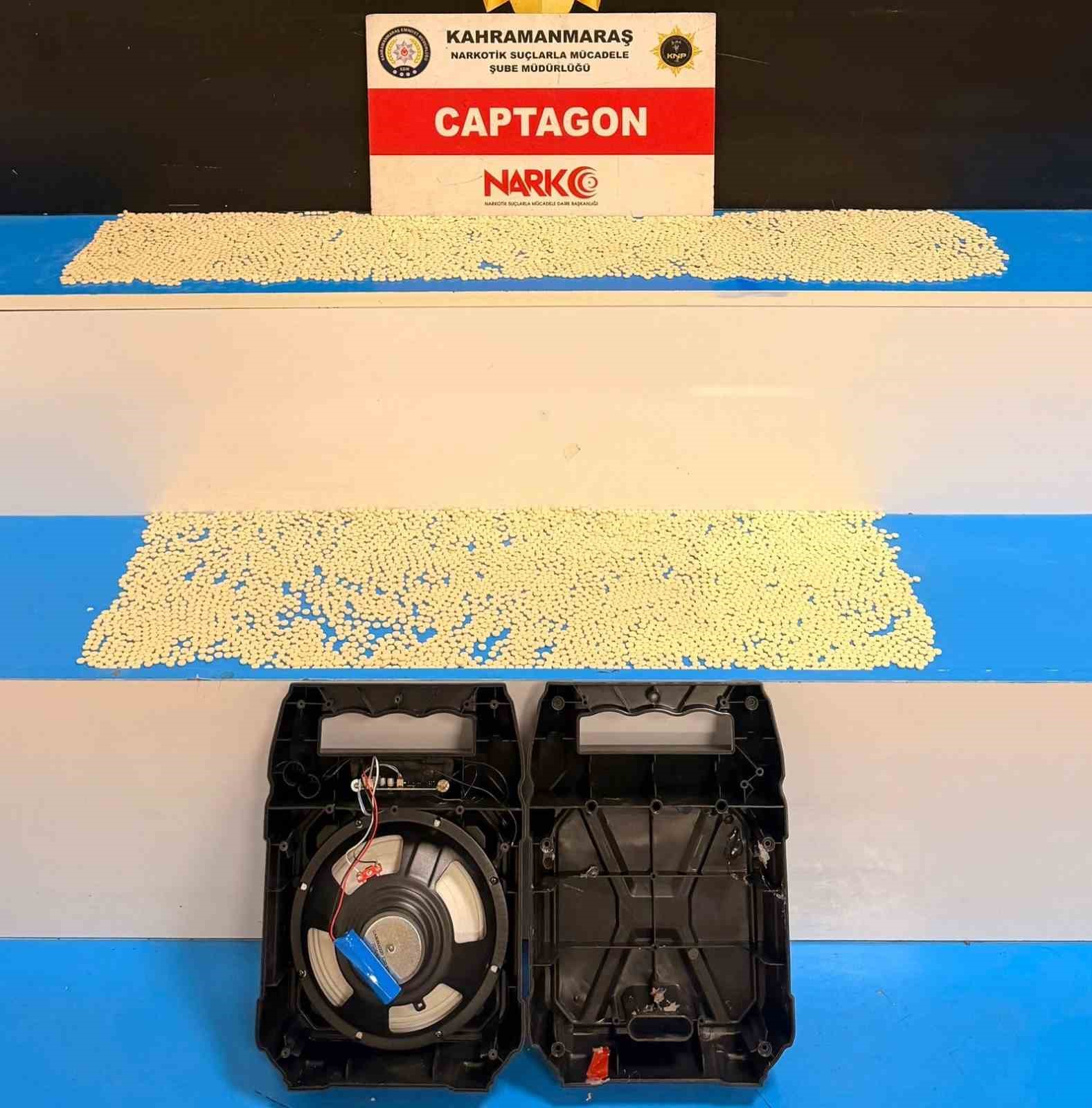 Hoparlörde binlerce uyuşturucu hap ele geçirildi: 2 tutuklama