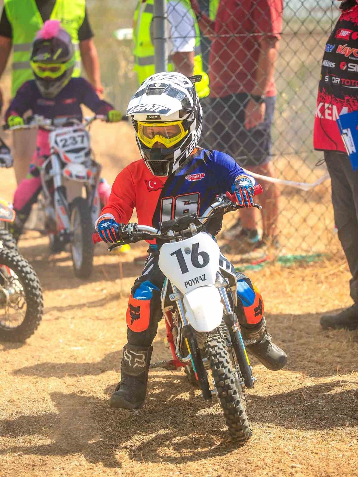 Bursa&rsquo;dan T&uuml;rkiye&rsquo;ye uzanan şampiyonluk: Poyraz Kalender
