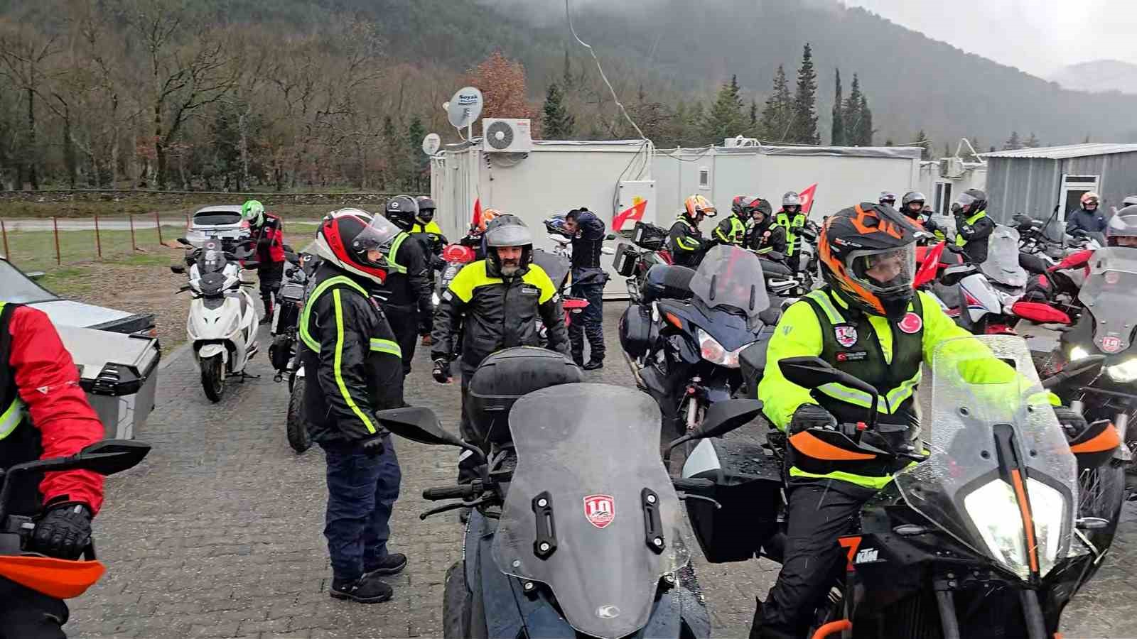 Sındırgı’da depremzedelere motorcu morali