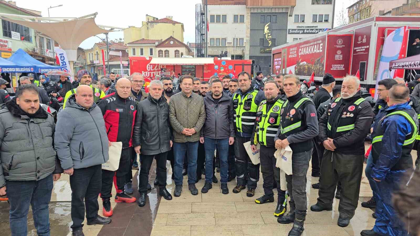 Sındırgı&rsquo;da depremzedelere motorcu morali
