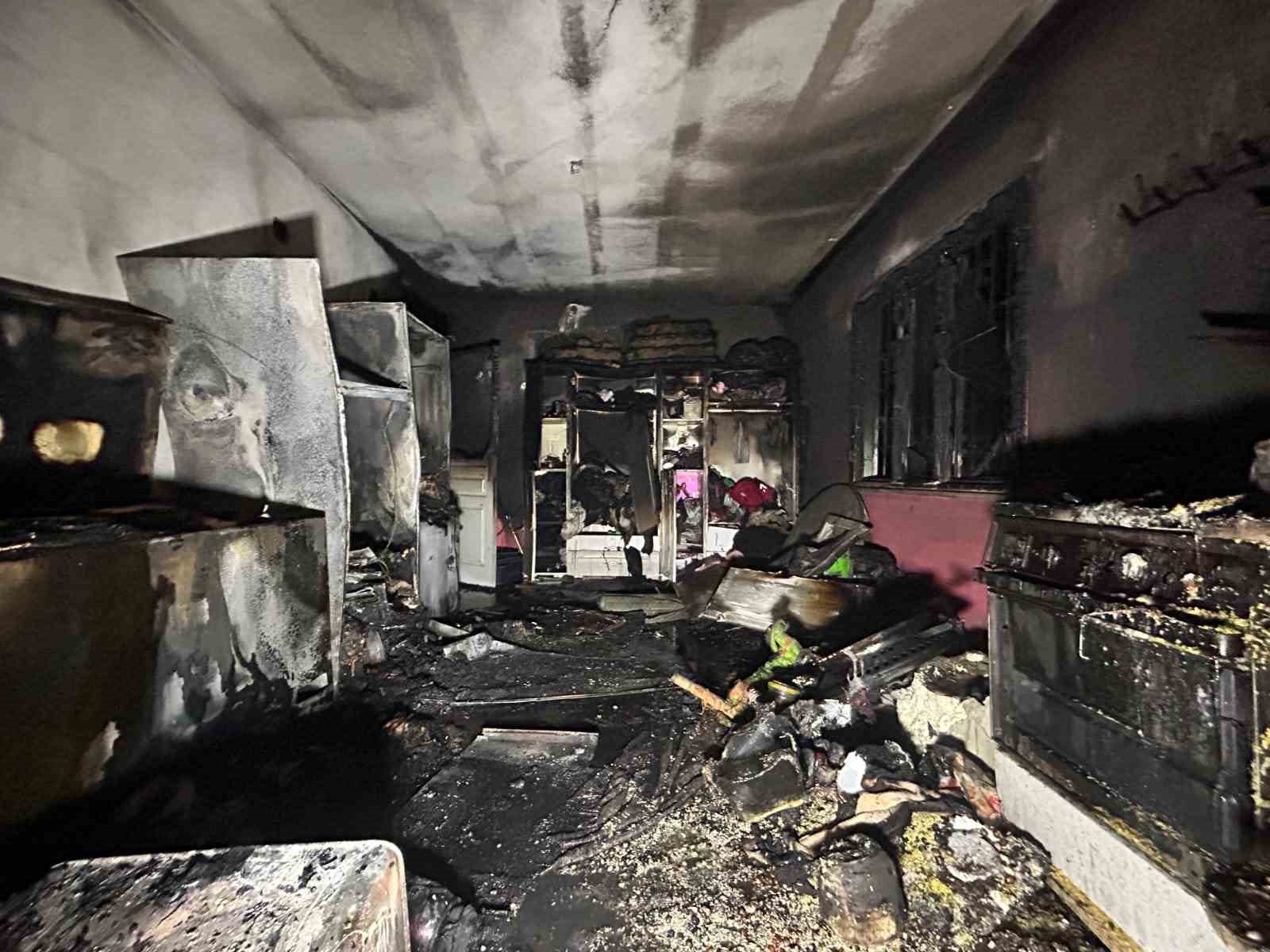 Osmaniye&rsquo;de m&uuml;stakil evde &ccedil;ıkan yangın s&ouml;nd&uuml;r&uuml;ld&uuml;
