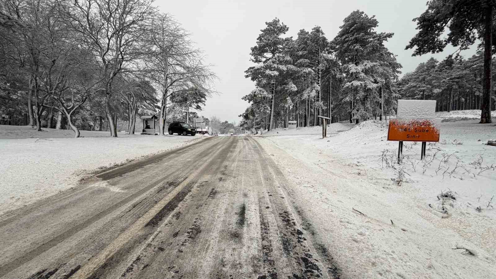 Kazdağları’nda kar yağışı etkili oluyor