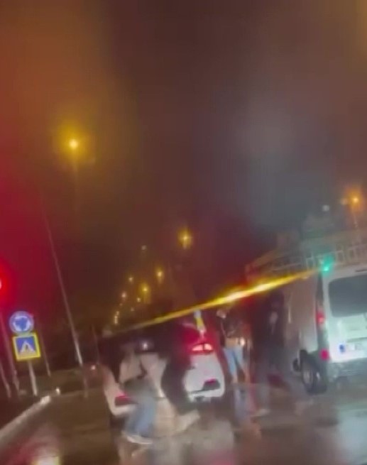 Adana’da trafikte yumruklu kavga kamerada