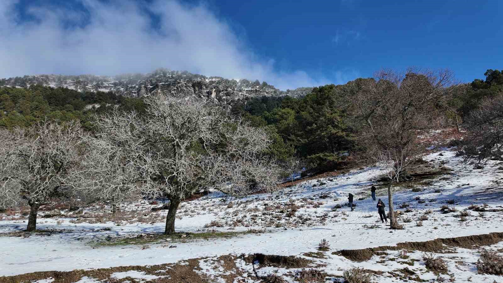 Paşa Yaylası’nda kar keyfi