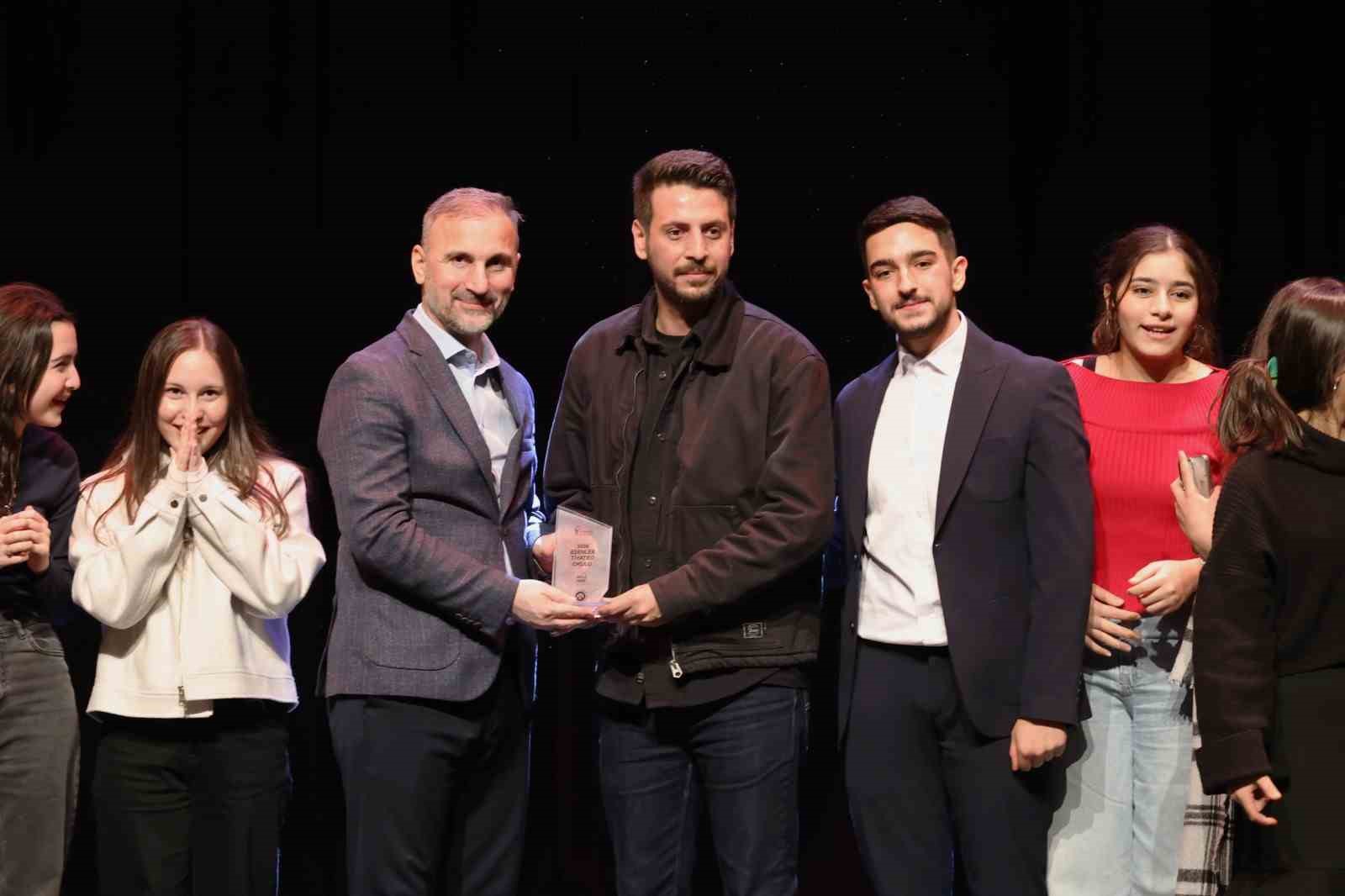 5. Esev Tiyatro G&uuml;nleri&rsquo;nde &ouml;d&uuml;l heyecanı
