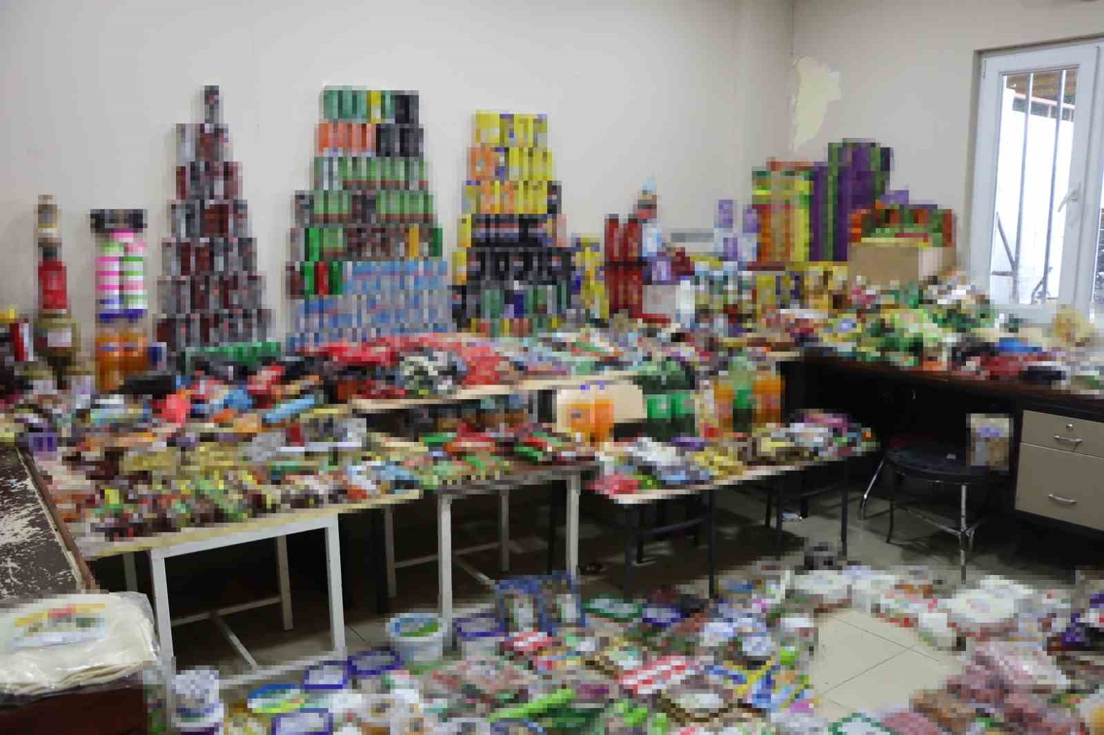 Şanlıurfa’da 1 buçuk milyon TL’lik tarihi geçmiş ürünler ele geçirildi