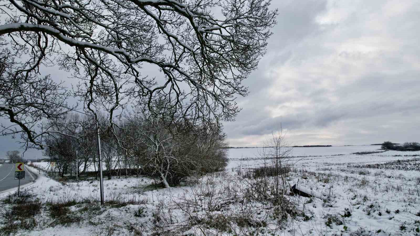 Karadeniz yaylaları değil, İstanbul: Arnavutk&ouml;y&rsquo;de kartpostallık kış manzarası
