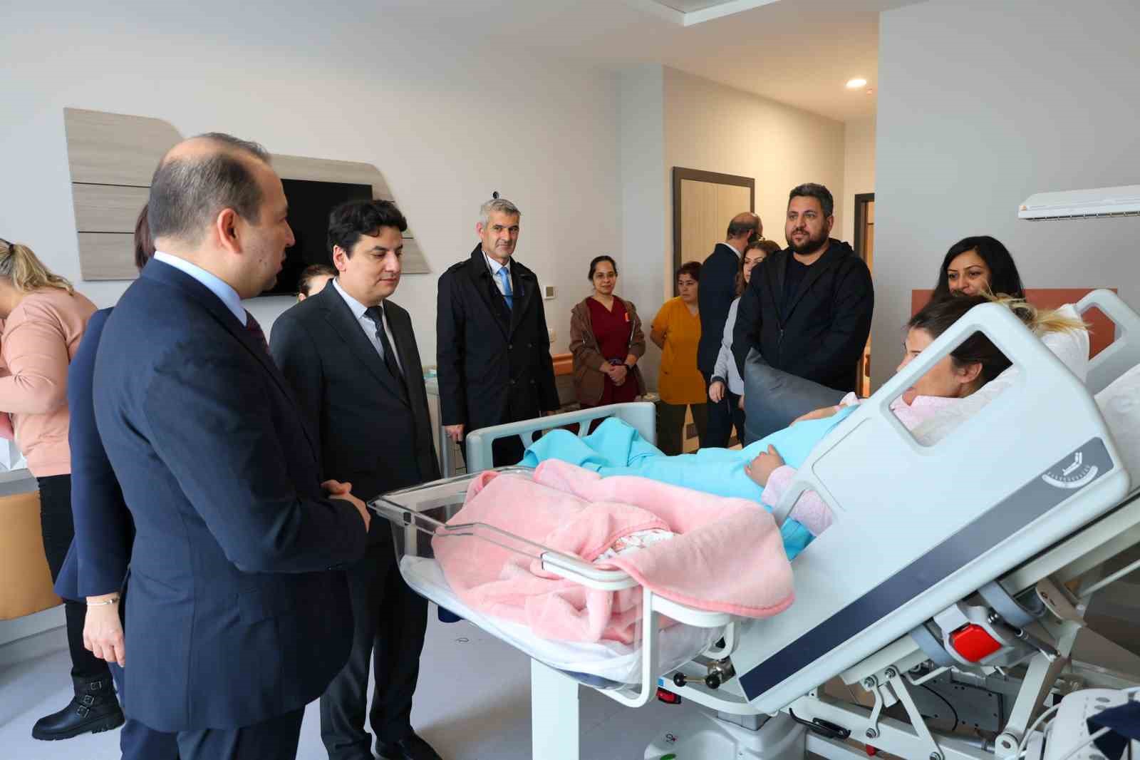 Aydın Şehir Hastanesi&rsquo;nde ilk bebek d&uuml;nyaya geldi
