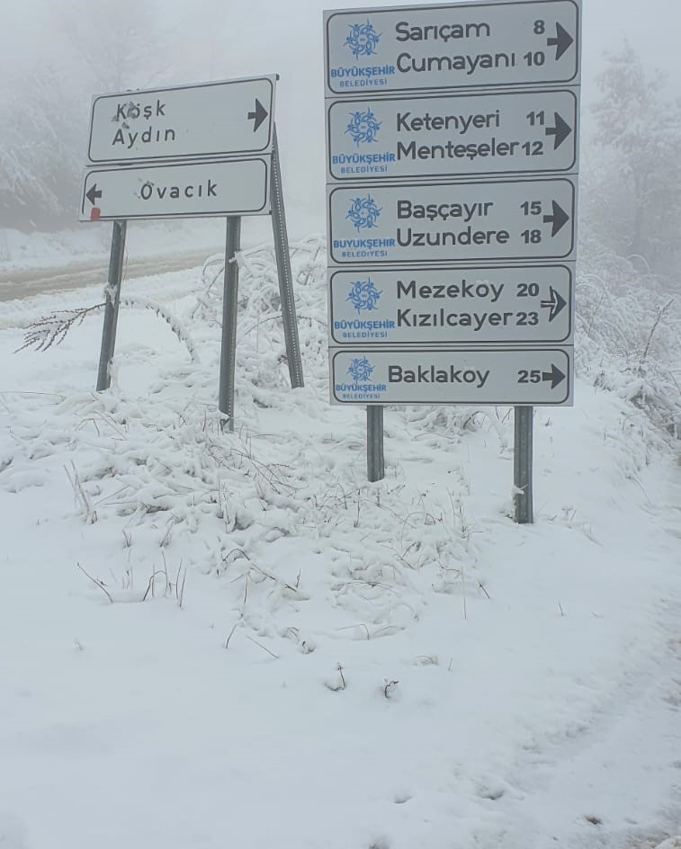 Beyaz &ouml;rt&uuml;y&uuml; g&ouml;ren Aydınlılar zirveye tırmandı
