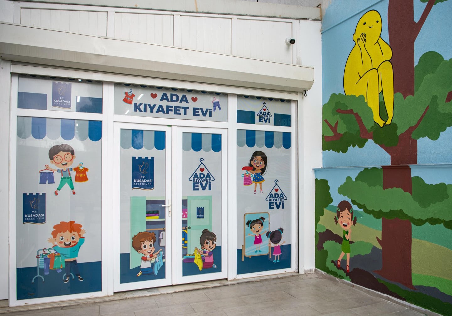 Ada Kıyafet Evi 272 &ccedil;ocuğun y&uuml;z&uuml;n&uuml; g&uuml;ld&uuml;rd&uuml;
