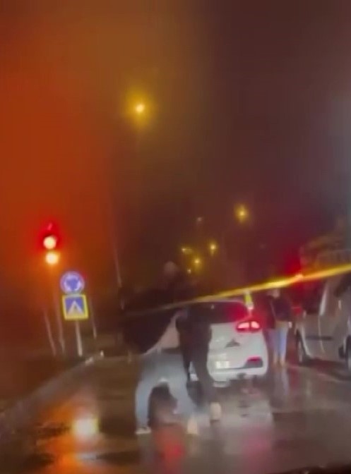 Adana&rsquo;da trafikte yumruklu kavga kamerada
