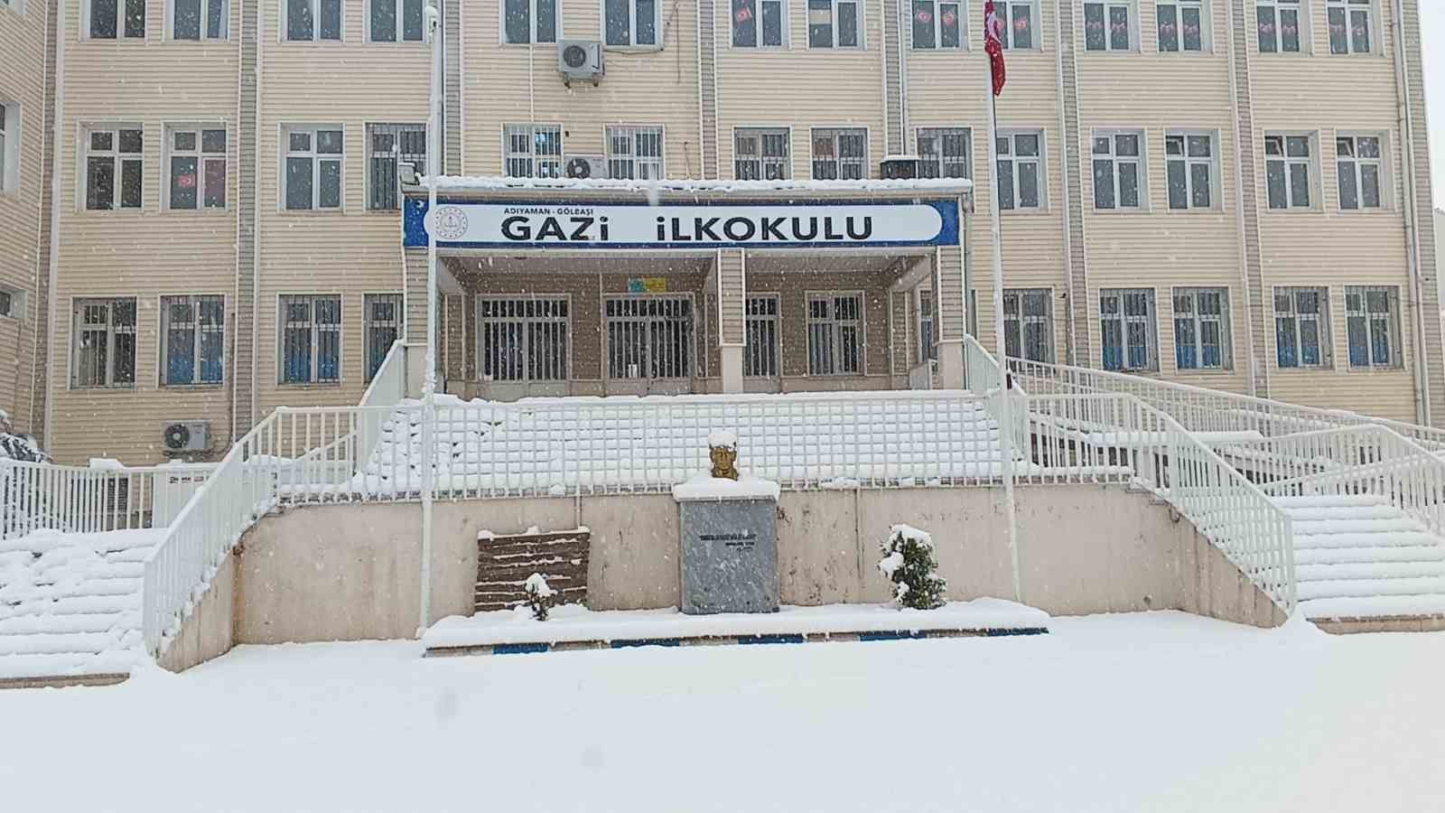 Gölbaşı’nda eğitime kar engeli