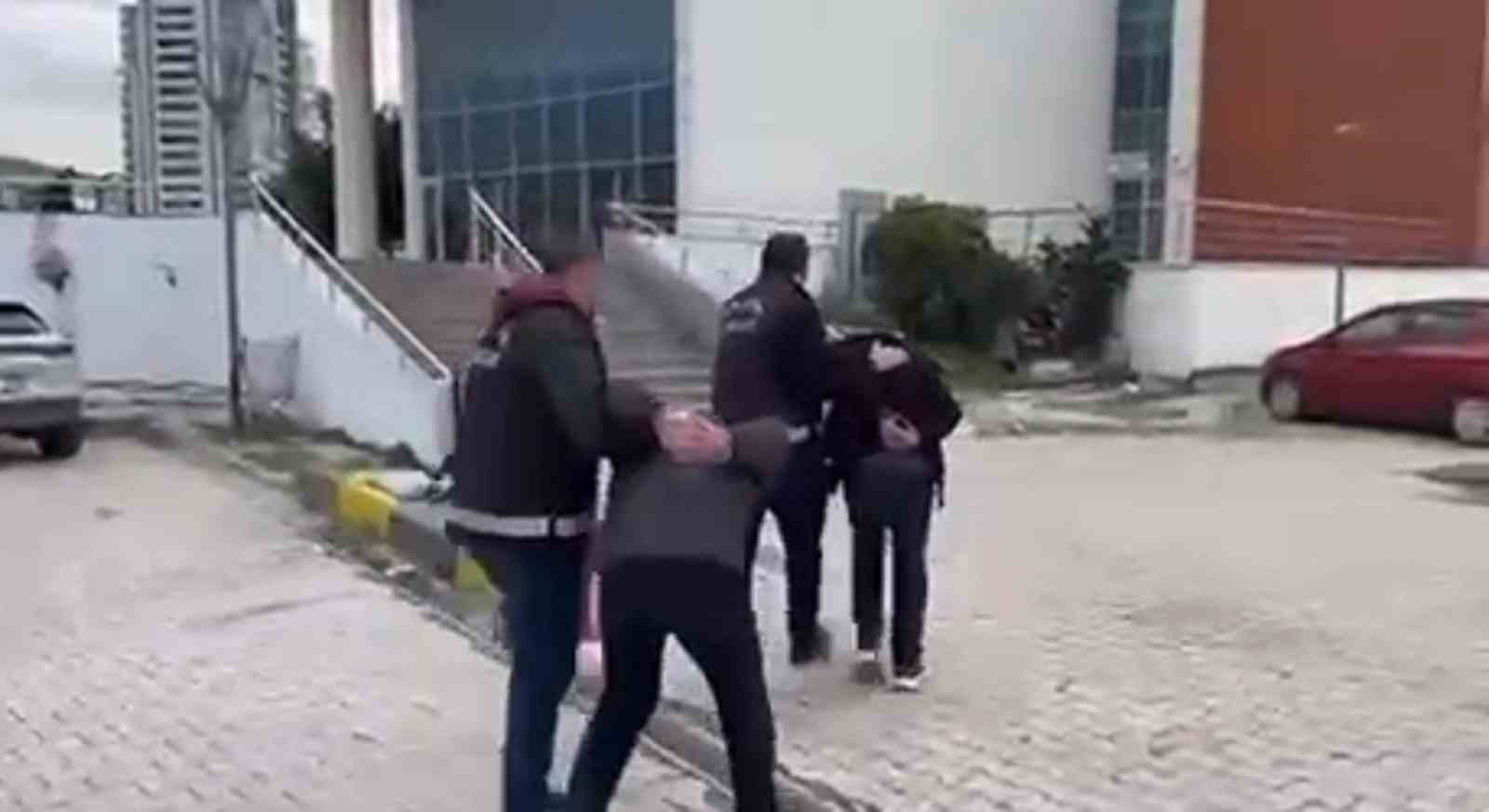 İskenderun&rsquo;da hapis cezası ile aranan 2 kişi tutuklandı
