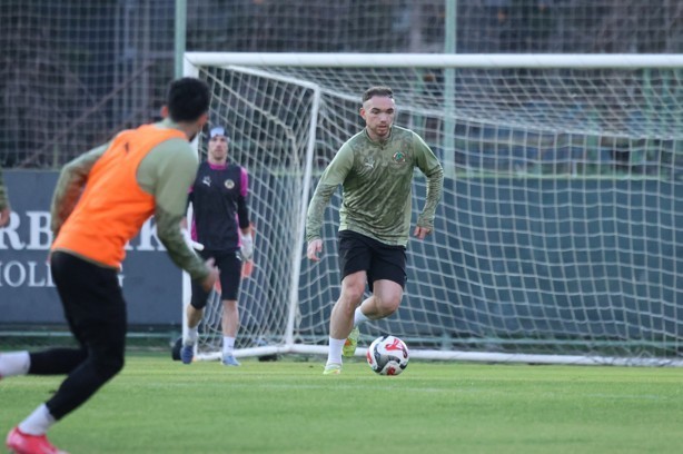 Alanyaspor, Fatih Karag&uuml;mr&uuml;k ma&ccedil;ı hazırlıklarını tamamladı
