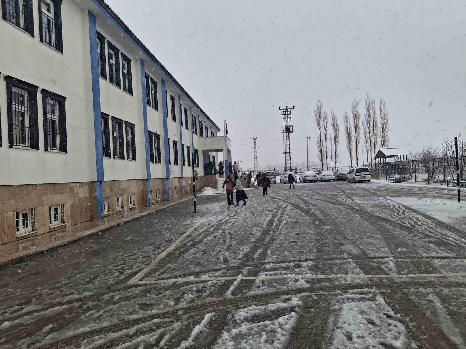 Adıyaman’da iki ilçede daha okullar tatil edildi