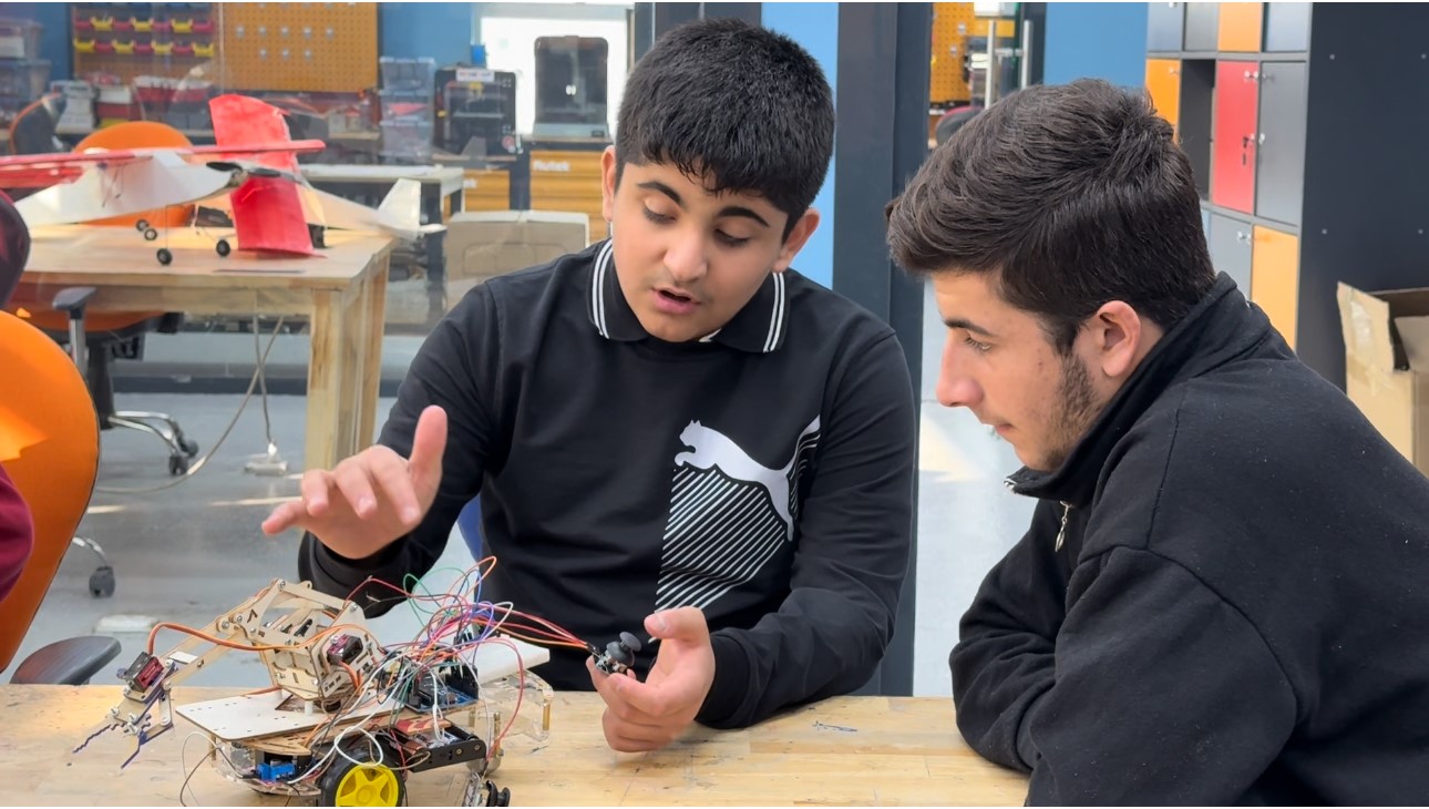 Y&uuml;ksekova&rsquo;da ilk robotik takımı &rsquo;Bezoar&rsquo; İstanbul yolcusu
