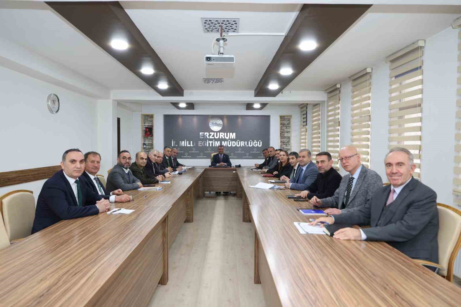 Erzurum&rsquo;da "Eğitimde Değerlendirme ve Yol Haritası" i&ccedil;in toplandılar
