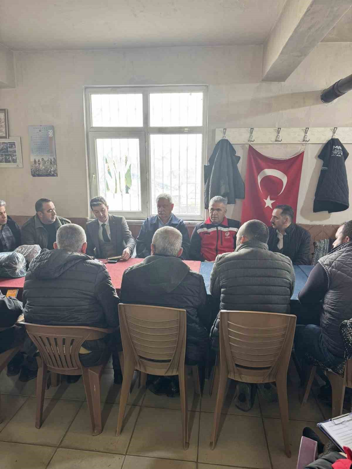 Enginar tarlaları incelendi, &uuml;reticiler TARSİM hakkında bilgilendirildi
