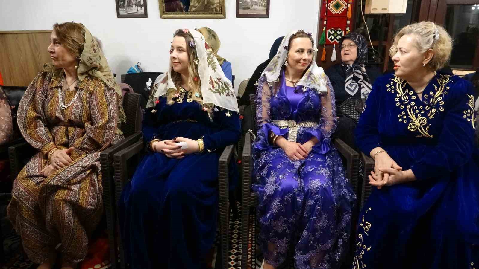 K&uuml;tahya&rsquo;da "Geleneksel Kına" geleneği yeniden hayat buldu
