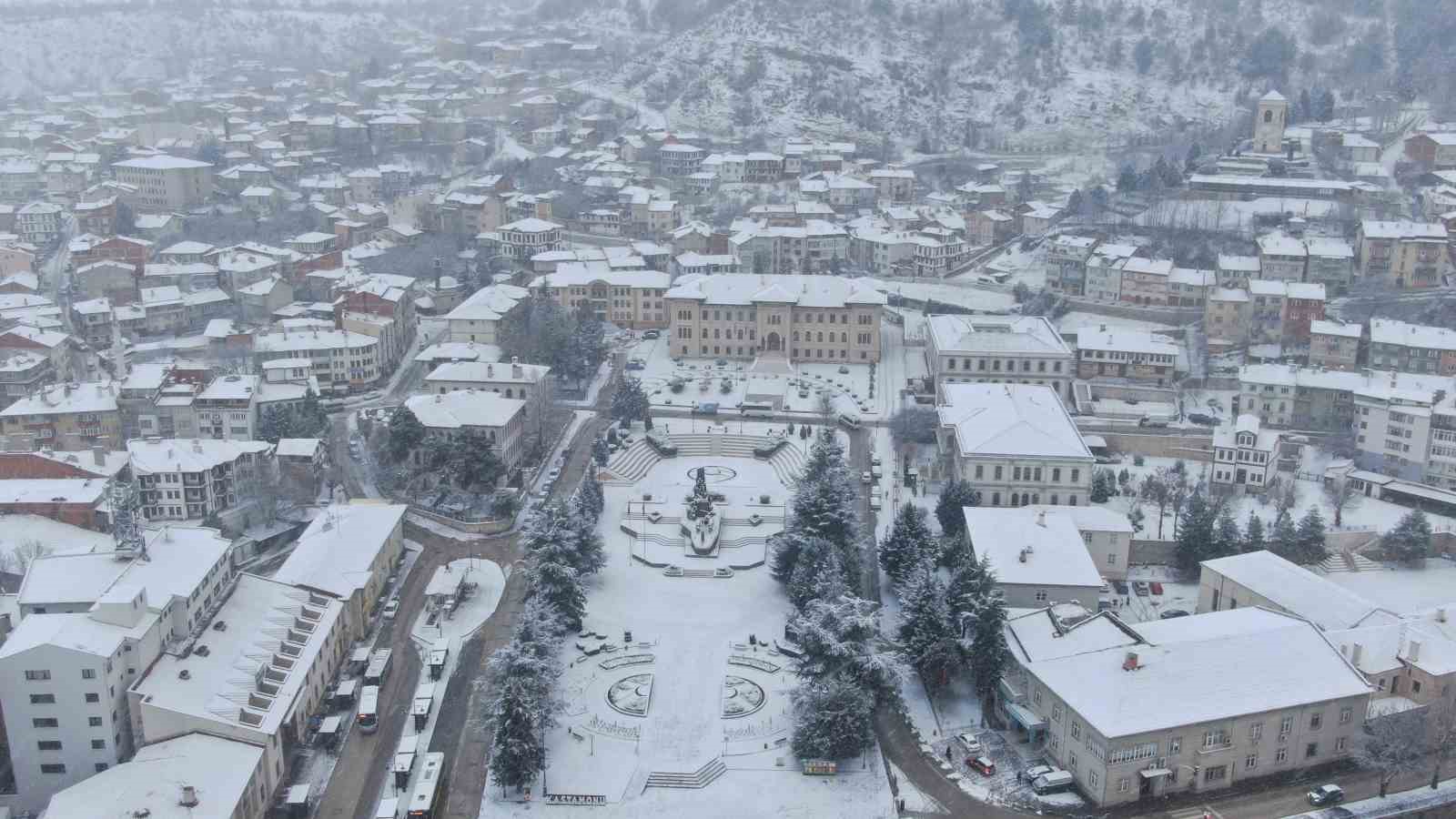 Kastamonu’da kar yağışı etkili oluyor