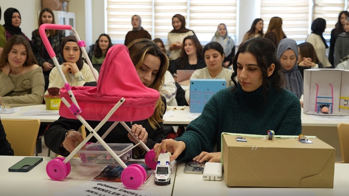 GİBT&Uuml; &ouml;ğrencilerinden g&ouml;rme engelli annelere &ouml;zel proje
