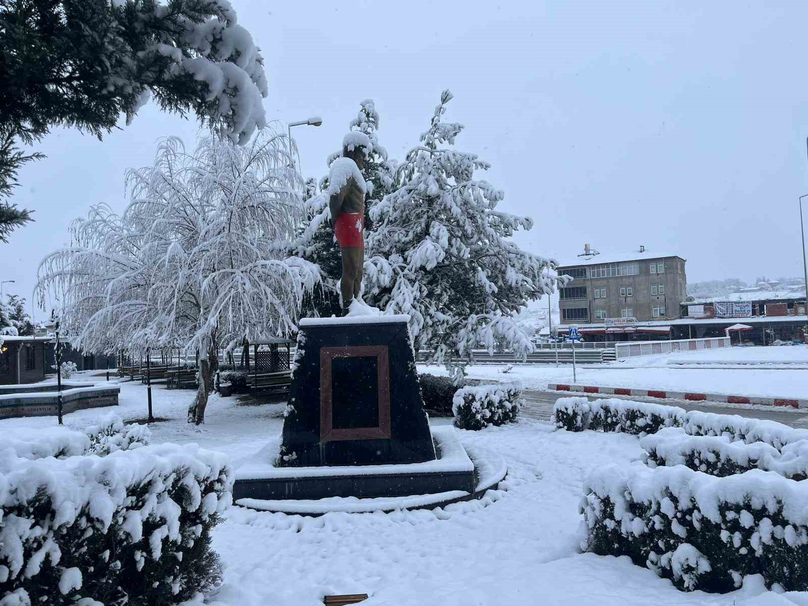 Kavak’ta kar 20 santimetreye ulaştı